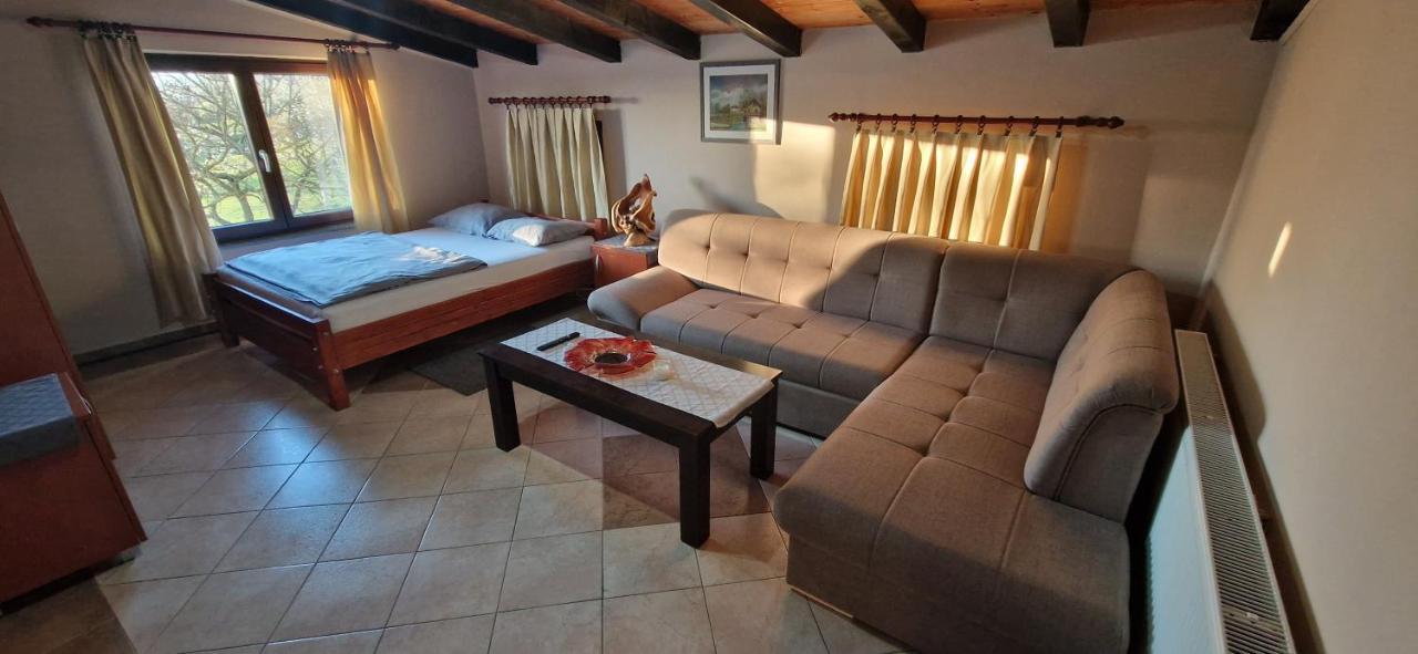 Guest House Blazevic Gornja Gracenica ภายนอก รูปภาพ