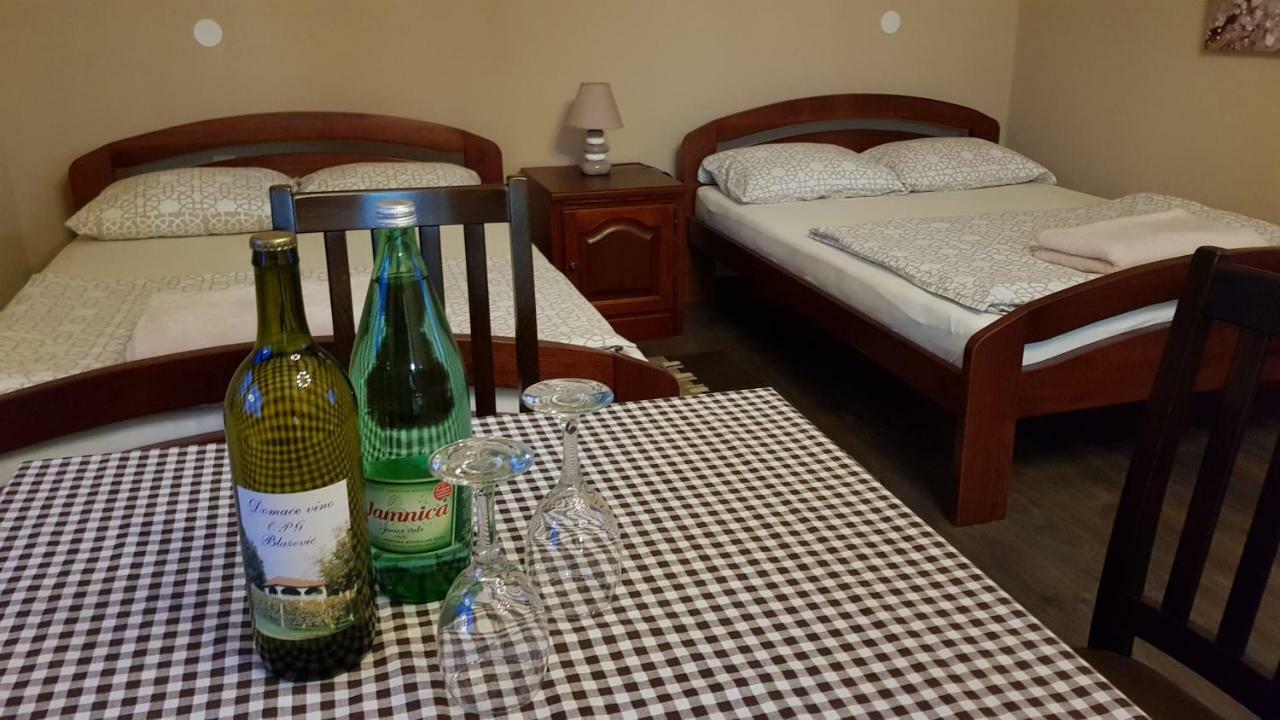 Guest House Blazevic Gornja Gracenica ภายนอก รูปภาพ